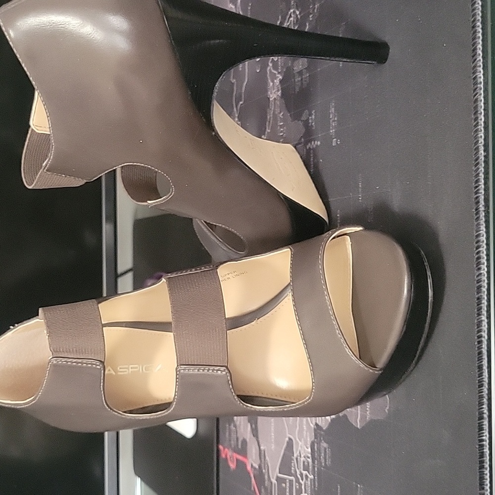 Via Spiga High heeled pumps in Granite